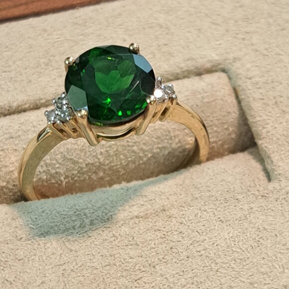 Green Diopside and Diamond Ring. Size 6.25 - Picture 2 of 4